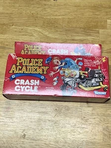 Police Academy Crash Cycle Veicolo Moto Nuovo in Scatola Sigillata Kenner 1989 Mib - Foto 1 di 17