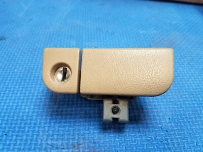 2003-2004 HONDA Element 1997-2006 Honda CR-V 95-04 ODYSSEY Glove Box Latch TAN - Image 1 of 4