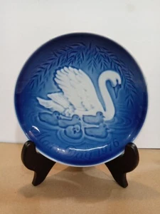 Bing & Grondahl B&G 1976 Mother's Day 5⅞in Wall Plate Swan & Cygnets - Picture 1 of 1