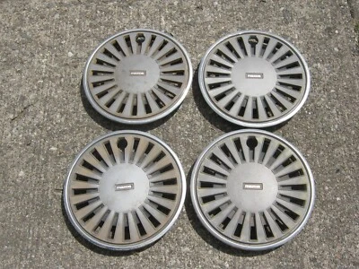 Tapacubos originales Mazda 626 1983 a 1985 14 pulgadas cubiertas de rueda Foto 1 de 4