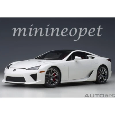 AUTOart LEXUS LFA 1/18 WHITEST WHITE / CARBON BLACK 78851  - Image 1 of 4