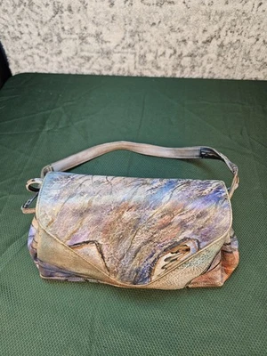 Bolso de hombro Jane Yoo de cuero azteca pintado a mano EE. UU. Foto 1 de 4