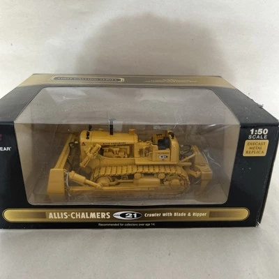 1/50 Allis Chalmers HD21 Crawler With Blade And Ripper - Image 1 of 4