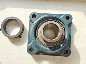 FY108 SKF 4-Bolt Flanged Mounting Unit ,, Bore 1-1/2" ,, FY-108 , B7852 - Picture 1 of 5