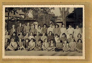 Vintage Fotokarte Card RPPC Mädchenklasse Jahr 57/58 Mode Fashion ph0121 - Bild 1 von 2