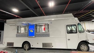 OFFERING TO BUILD BRAND NEW 2022 FORD F59 CUSTOM BUILT KITCHEN FOOD TRUCK