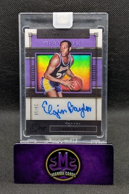 Panini One And One Elgin Baylor Auto Gold 2019-20/10 firmas del primer equipo Foto 1 de 3