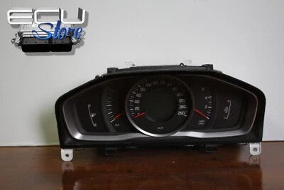 Cuadro de instrumentos velocímetro 31453090 36003010 Volvo S60 diésel manual 2016 Foto 1 de 4