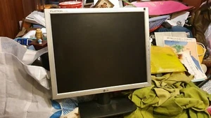 DESCTOP MONITOR COMPUTER LG - Foto 1 di 5