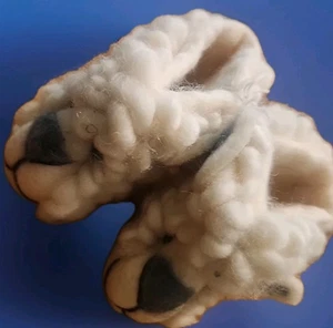 Nuevas Zapatillas Niños Shirley Oveja Leo León Talla alrededor de 6 Meses Hechas a Mano en Nepal - Imagen 1 de 3