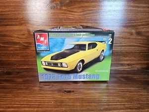 AMT Ertl 1973 Ford Mustang 1/25 Model Kit - Picture 1 of 2