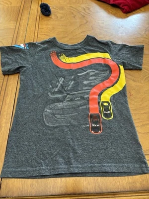 Disney Store Lighting Mcqwen Camisa Manga Camiseta Talla Pequeña (5/6) Copa Pistón Foto 1 de 4