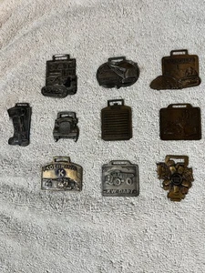 10 Heavy Equipment Taschenuhr Fobs Cat IH Autocar Koehring KW Dart Detroit - Bild 1 von 21