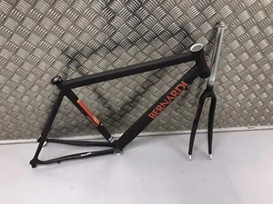 Klassische italienische Handarbeit Bernardi Kubix Ausdauerrahmen Columbus Carbongabel - Bild 1 von 7