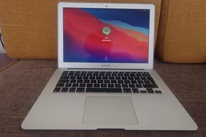 Apple MacBook Air 13-inch 256GB SSD, Intel Core I5, 1.3GHz, 8GB RAM-used - Picture 1 of 14