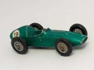 Vintage Matchbox Lesney Aston Martin DBR5 green No.19 Race Car Diecast - Picture 1 of 6