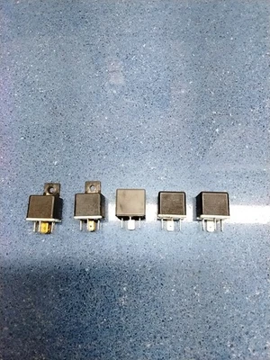 Triumph Relay 4RD008520-08 4RA940010-71 G8JN-1A7T fits Daytona Sprint Tiger OEM - Image 1 of 4