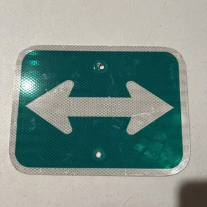 Doble Flecha Verde Dirección Verde Reflectante Moto de Nieve Trail Letrero Garaje Granero - Imagen 1 de 8