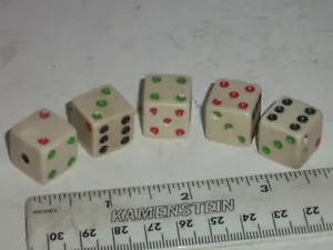Seltenes Factory Set farbige Punkte gerade Seite Yahtzee Würfel. Schwarz, Grün & Rot - Bild 1 von 6