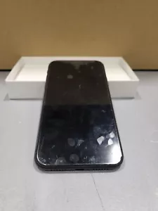 Apple iPhone 11 64GB Nero - Liquid Retina, A13 Bionic, Doppia Fotocamera - Foto 1 di 6