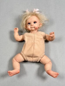 Baby Elfe Elfe Puppe von YULIA RASIERER selten & schwer zu finden - Bild 1 von 11