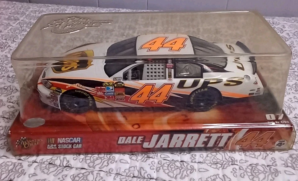 2007 Winner's Circle NASCAR #44 Dale Jarrett UPS Toyota Camry White Scale 1:24 - Image 1 of 4