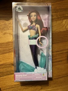Disney Die kleine Meerjungfrau 11 Zoll Singende Arielle Neu - Bild 1 von 2