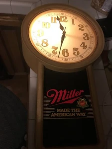 VINTAGE LIGHTED BEER CLOCK MILLER MADE THE AMERICAN WAY - Bild 1 von 8