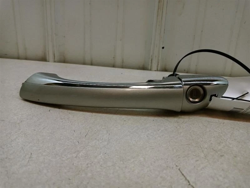 2003-2009 MERCEDES BENZ COUPE CLK500 DRIVER LEFT DOOR HANDLE OEM  - Image 1 of 4