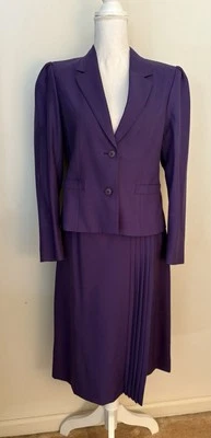 Traje chaqueta y falda púrpura Saks Fifth Avenue 100 % lana vintage para mujer talla Foto 1 de 4