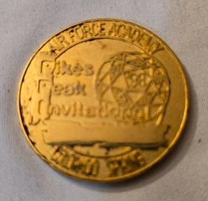 RARA Moneda Desafío Flipping 1998 Árbitro Fútbol Pikes Peak Academia Fuerza Aérea - Imagen 1 de 4