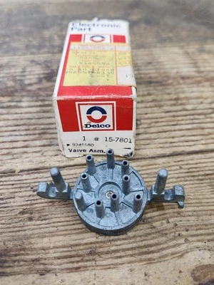 Válvula interruptor de vacío de 8 puertos calentador de aire acondicionado Chevy Buick Olds 1975 nuevo de Lote Antiguo 15-7801 9345580 Foto 1 de 4