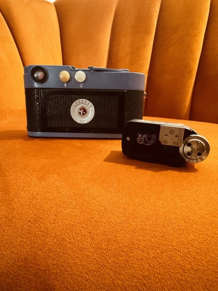 Câmera de Filme Leica M3 Single Stroke SS 35mm Com Medidor de Luz [Estado Perfeito] + Lente F3.5 - Imagem 1 de 4