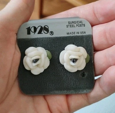 Brincos vintage de rosa branca de 1928 - Imagem 1 de 3