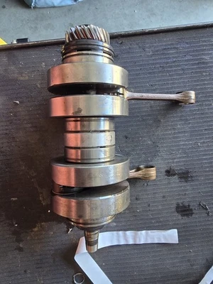 Eixo de manivela vintage OEM Yamaha DS7 R5 RD250 RD350 com hastes de conexão 360-11400-00 - Imagem 1 de 3