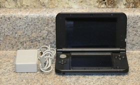 Nintendo 3DS XL w/ Charger