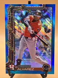 2025 Topps Holiday Blue Metallic Glitter Yordan Alvarez #H44 Houston Astros - Picture 1 of 2
