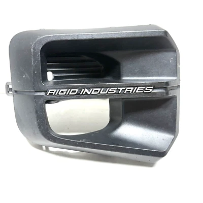 Bisel de faros antiniebla derecho parachoques delantero Toyota Tacoma Trd 2016-2023 OEM 52127-YY020FNG Foto 1 de 4