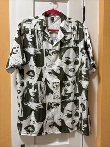 Herren XXL Kurzarm Knopfleiste Preppy Woman Face Olivgrün Weiß Manfinity - Bild 1 von 7