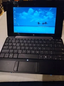 HP Mini 110-1116nr. Se trata de una netbook, parte de la serie HP Mini 1000. - Imagen 1 de 7