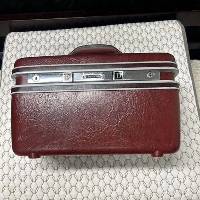 Vintage Samsonite Burgundy Cosmetic Train Case Carry-on Luggage Tray Mirror - Image 1 of 4
