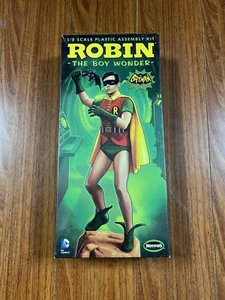 Moebius Models Super Hero Model Batman Classic TV Series - Robin SW - Picture 1 of 6