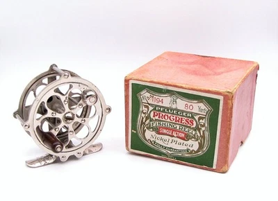 Carrete de mosca Pflueger "Progress" - 80 yardas - niquelado - en caja granate Foto 1 de 4