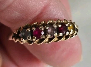 Anillo antiguo de 5 piedras con piedras preciosas de rubí de oro amarillo de 10 quilates 3 gramos tamaño 9,5 anillo protector  - Imagen 1 de 7