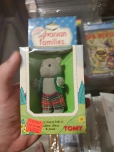 Vintage 1985 Epoch Tomy Sylvanian Families Bär Vater Junge grau neu mib  - Bild 1 von 4