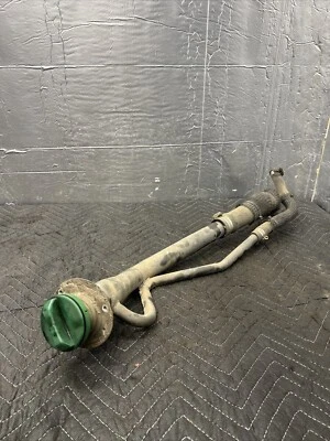 Ford F350 Super Duty 06 6,0 L diésel caja de platón corto cuello de llenado de combustible  Foto 1 de 4