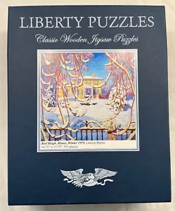 Liberty Puzzles Holzpuzzle ROTES SCHLITTENHAUS WINTER Harris 551 Stck. 14,75 Zoll x 15,75 Zoll - Bild 1 von 3