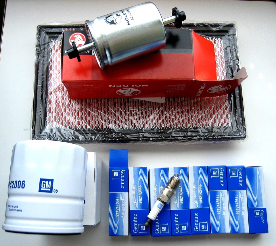 HOLDEN VS COMMODORE CALAIS 5.0L V8 SERVICE KIT AIR OIL FUEL FILTERS & PLUGS GM - image 1 of 1