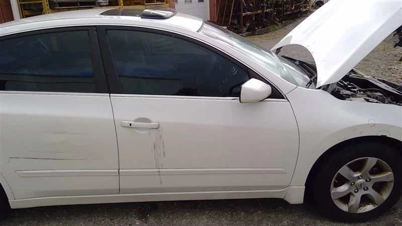 (LOCAL PICKUP ONLY) Passenger Front Door Electric Sedan Fits 07-10 ALTIMA 306945 - Image 1 of 4