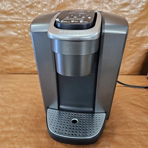 Keurig K-Elite. Cafetera en cápsulas K-Cup de una sola porción K-ELITE K90-plateada.(USADO) - Imagen 1 de 10